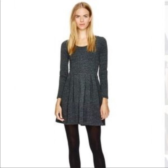 Talula | Aritzia | Grey Skater Dress | Size M - Picture 5 of 7